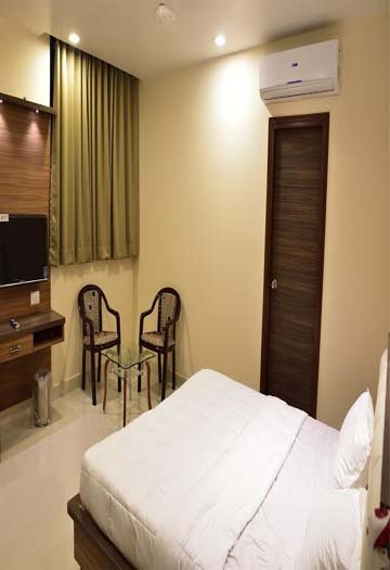hotel in gorakhpur near railway station